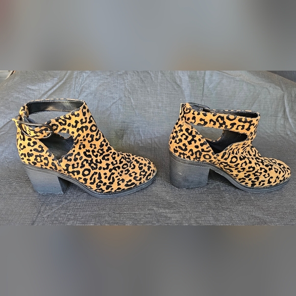Mix No. 6 Women's Tan/Black Cheetah Microsuede Ankle Boots Size 9 - Picture 3 of 6